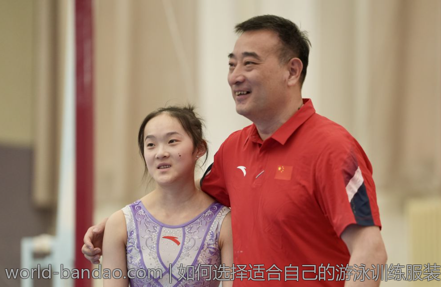 如何选择适合自己的游泳训练服装